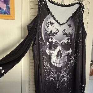 Black Skull Graphic Long Sleeve Top